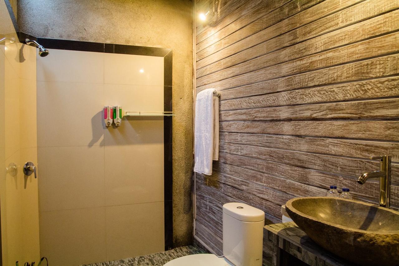 Отель The Syron Huts Lembongan Экстерьер фото