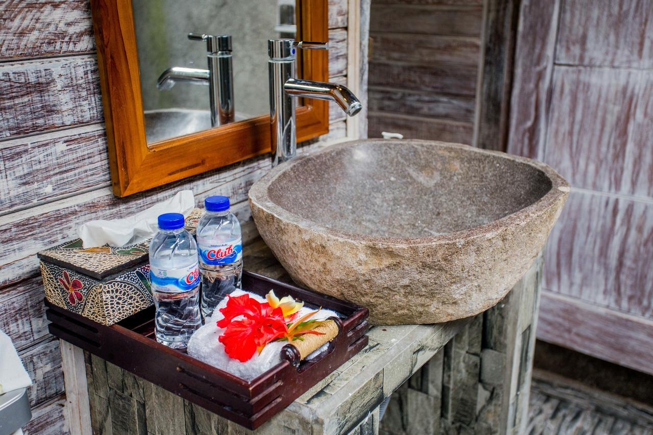 Отель The Syron Huts Lembongan Экстерьер фото