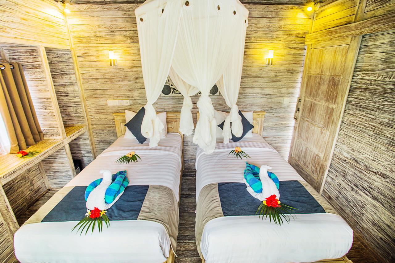 Отель The Syron Huts Lembongan Экстерьер фото